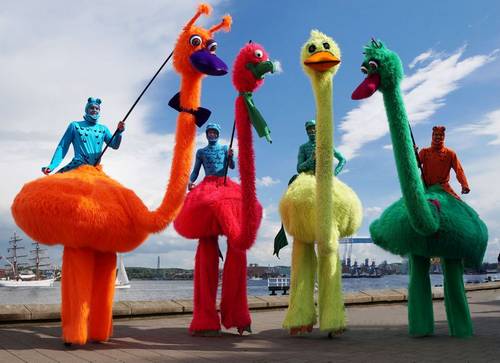Schräge Vögel — Stelzen-Walkact von Stelzentheater Björn de Vil